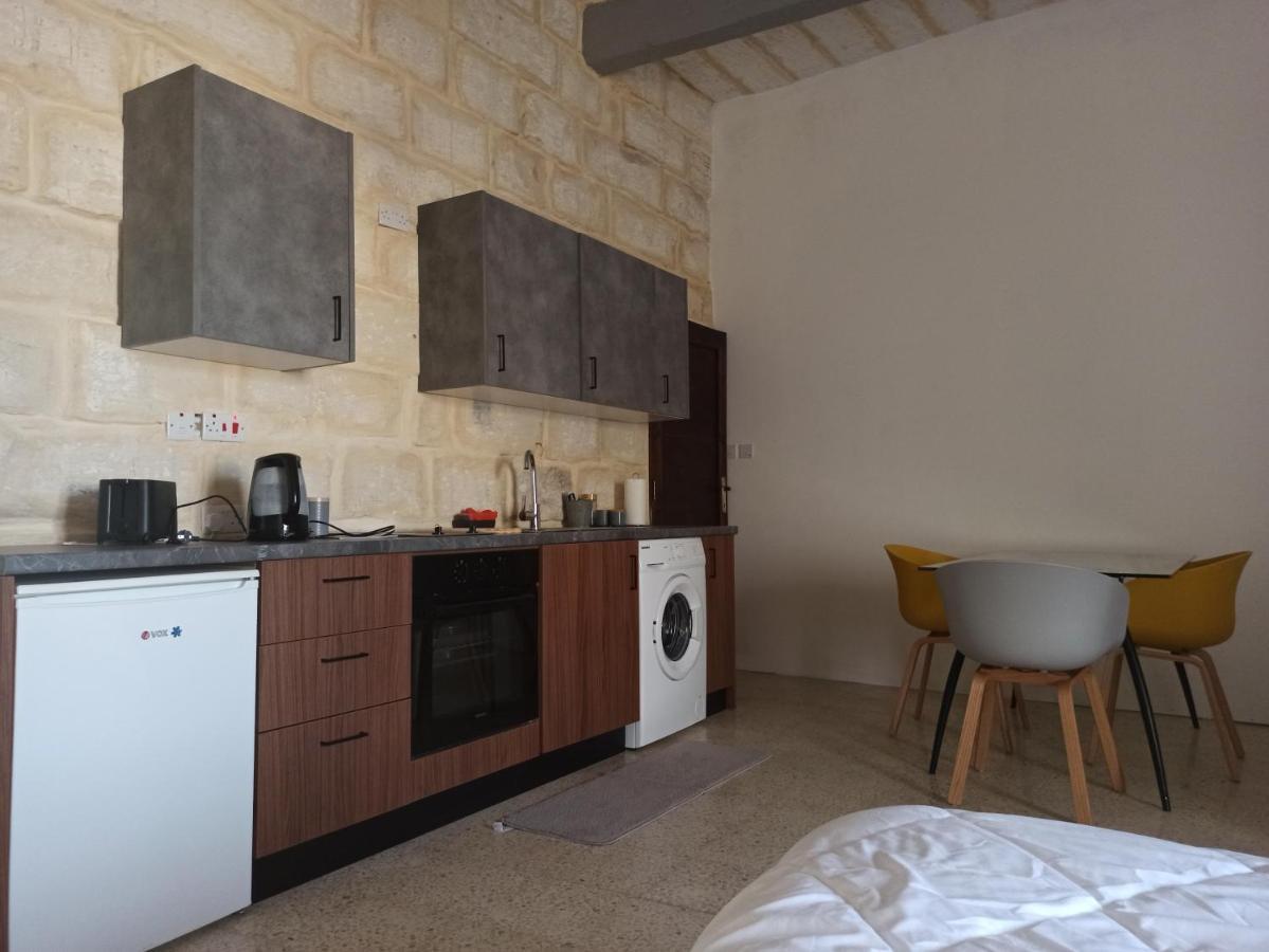 Beautiful Studio Apartment In Qormi Malta Exterior foto
