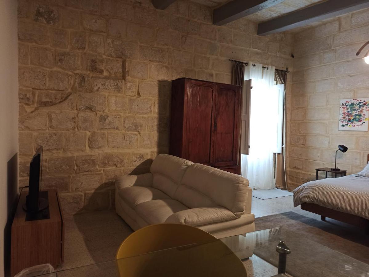Beautiful Studio Apartment In Qormi Malta Exterior foto