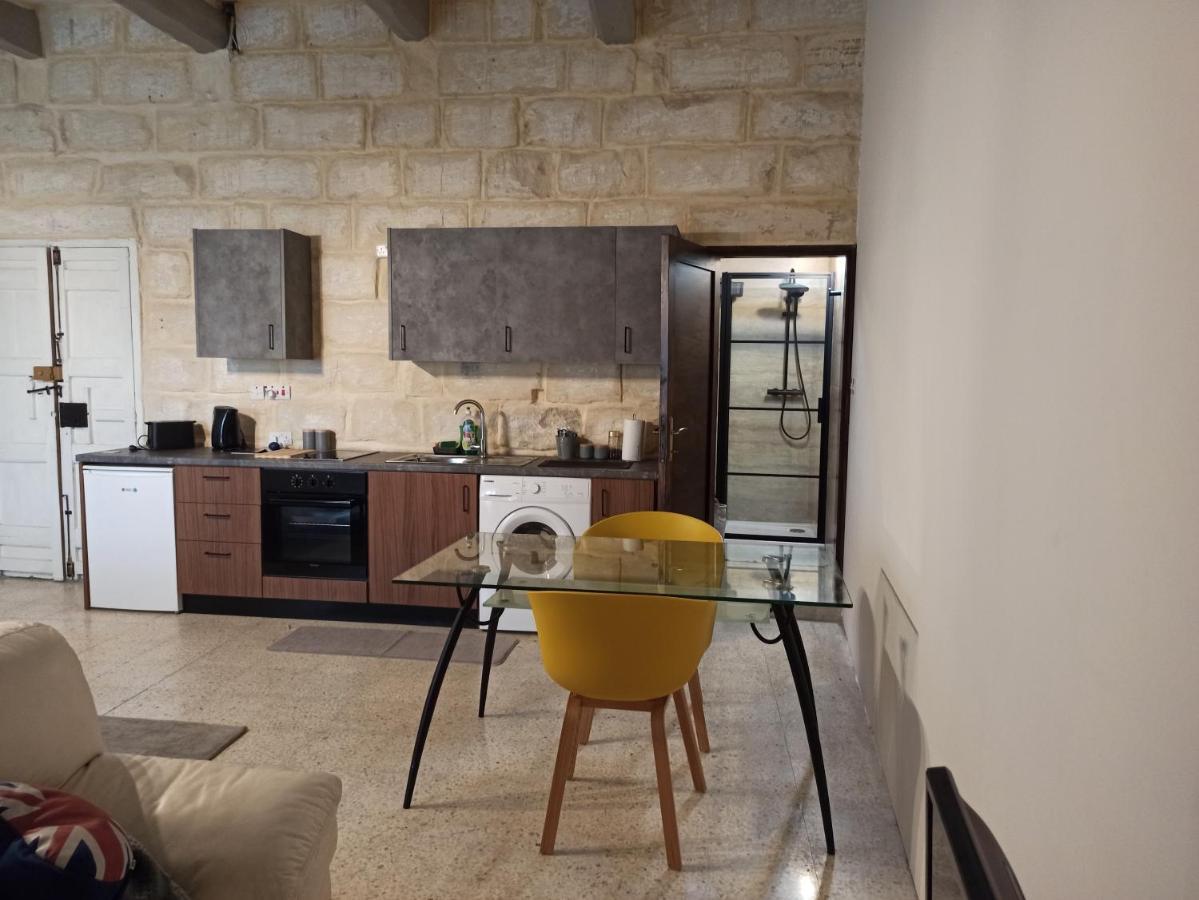 Beautiful Studio Apartment In Qormi Malta Exterior foto